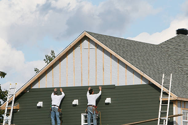 Professional Siding technician working in Blair, SC